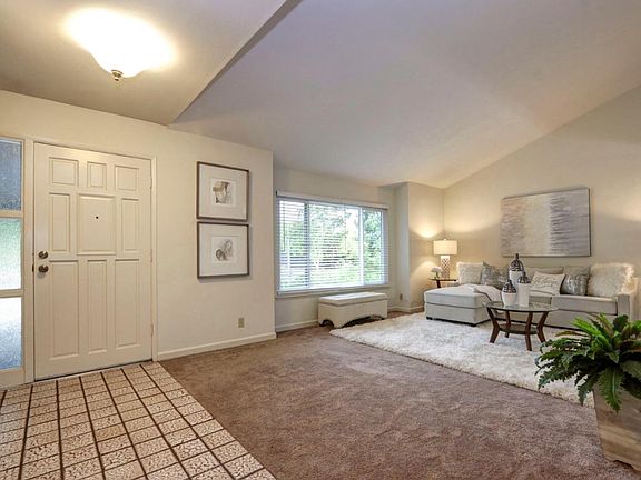 2nd image of 1772 Laurentian Way