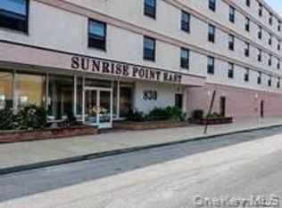 830 Shore Rd, Long Beach, NY 11561