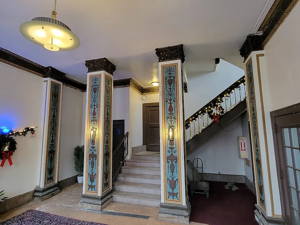 9 Woodland Apartments