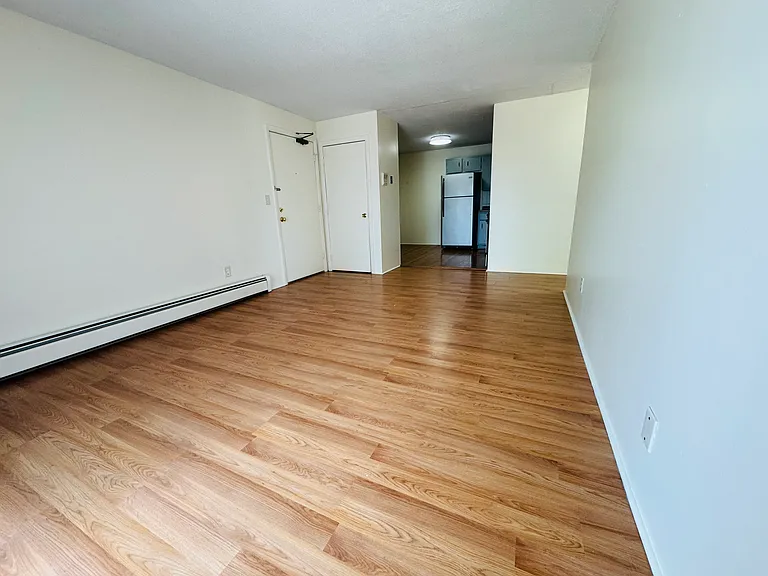 128 Mammoth Rd — Photo 9