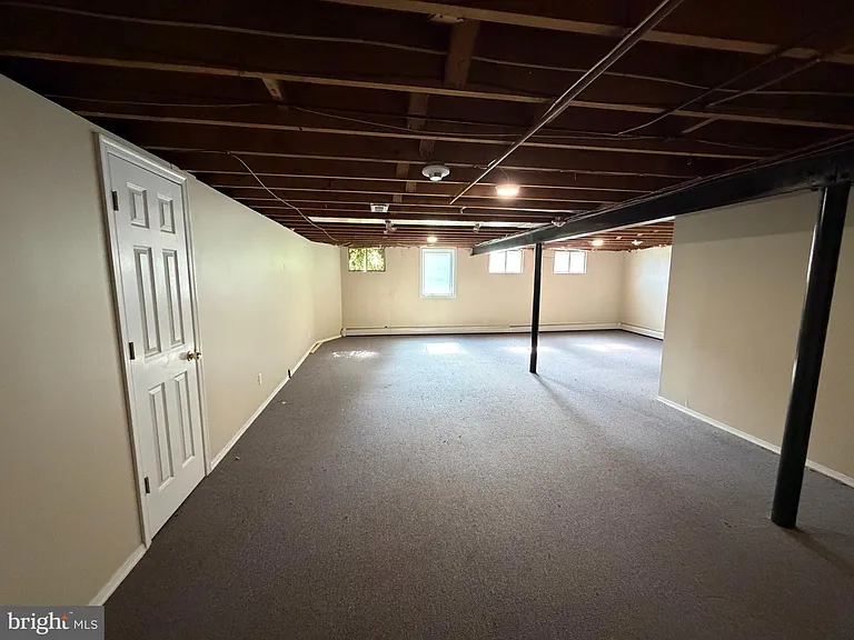 319 Meetinghouse Ln — Photo 34