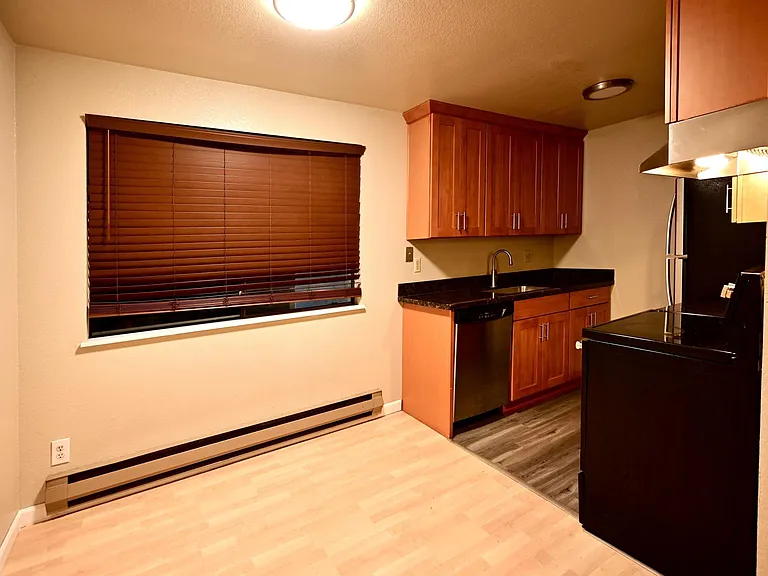 1006 N 43rd St #201 — Photo 13