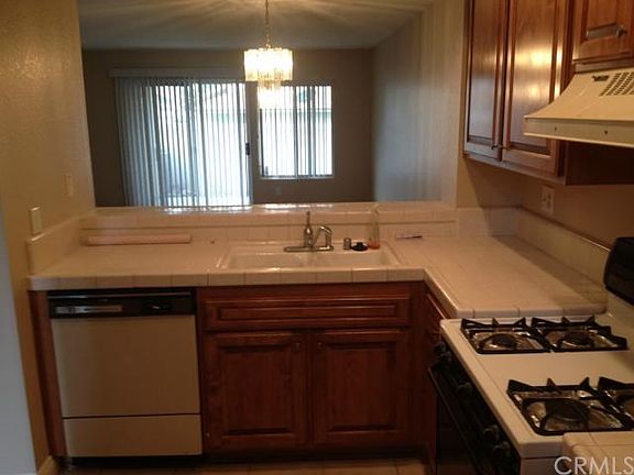 4th image of 1031 S Palmetto Ave #7