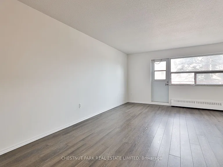 900 Glen St #215 — Photo 9