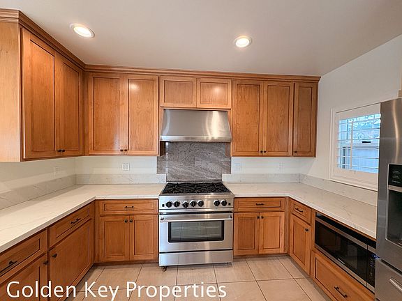 5th image of 1345 Belleview Ave