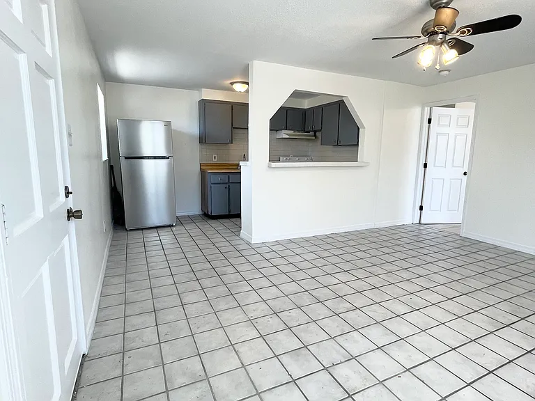 2916 N 16th St #1 — Photo 3