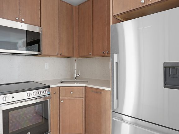 5th image of 156 2nd Ave APT 5D