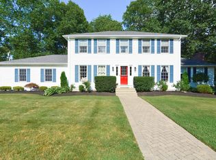 28 Chesett Ln, Attleboro, MA 02703