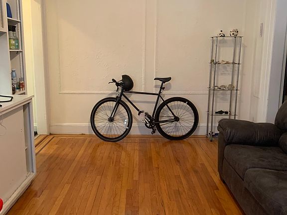 3rd image of 578 Warburton Ave #2