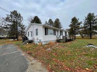 10 Jewell St, Lincoln, ME 04457