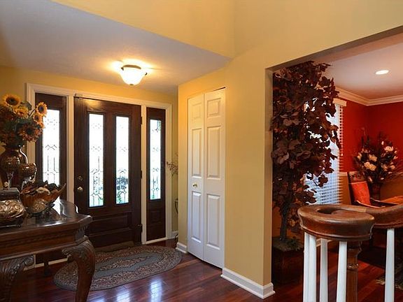 2nd image of 518 Park Ln
