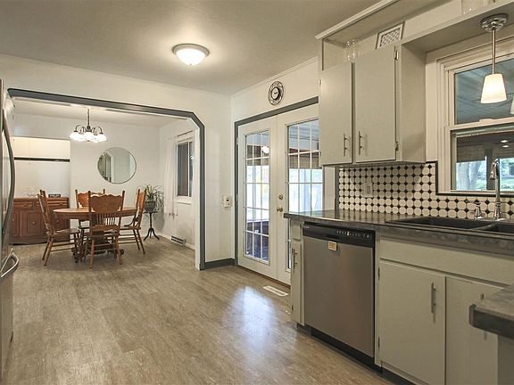 5th image of 2819 Garden Ave