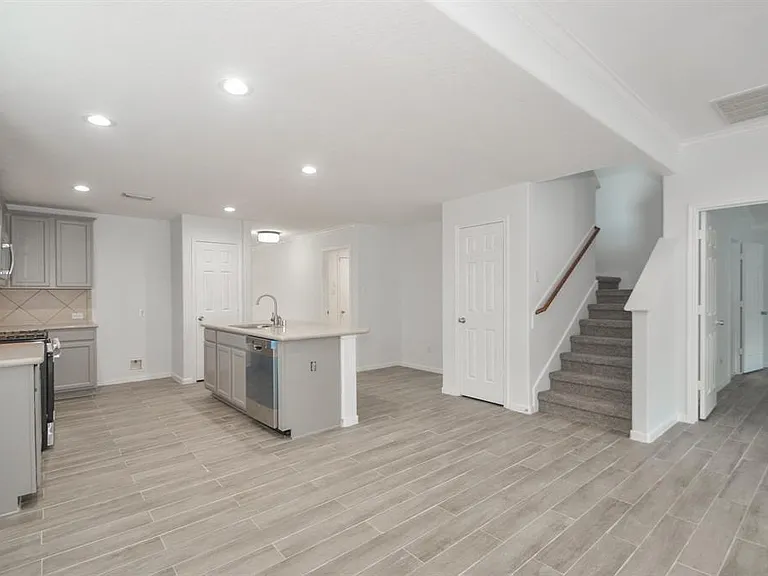 26538 Marble Point Ln — Photo 10
