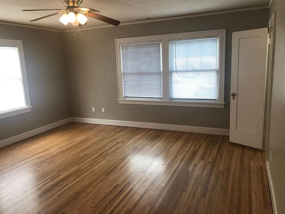 2nd image of 5772 El Camino Real