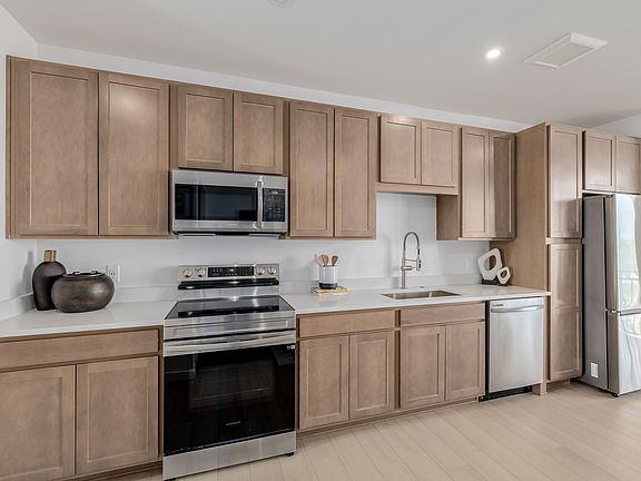 5th image of 1634 N Sheridan Blvd Unit 105