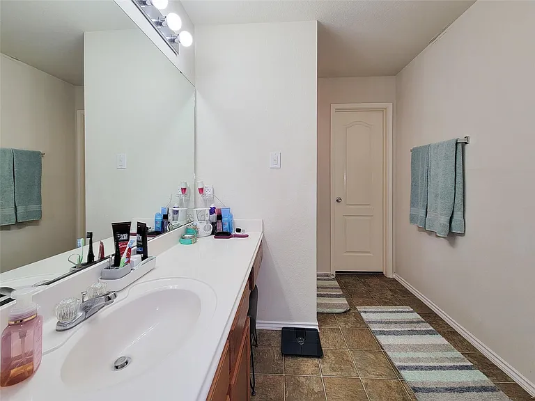 18235 Valebluff Ln — Photo 22