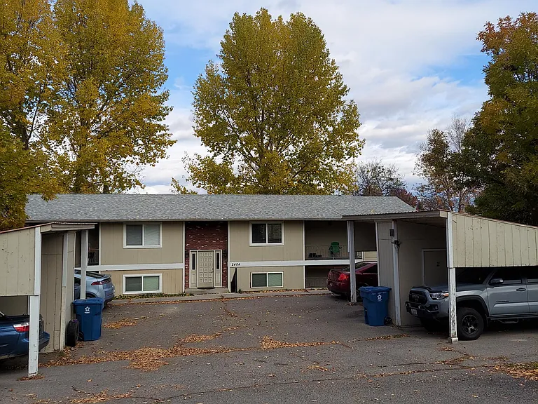 2404 S Hills Dr #3 — Photo 1