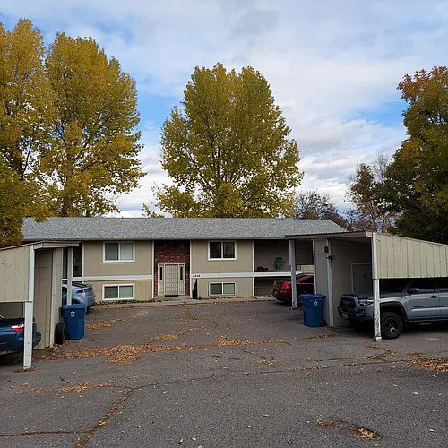 2404 S Hills Dr #3 Photo 1