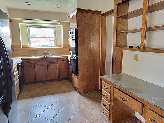 5th image of 2214 Juanita Ln