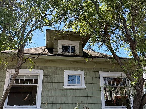 3rd image of 933 SE 45th Ave