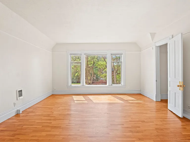 828 W Cleveland Ave — Photo 4