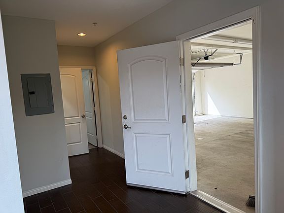 5th image of 11506 186th St Unit C