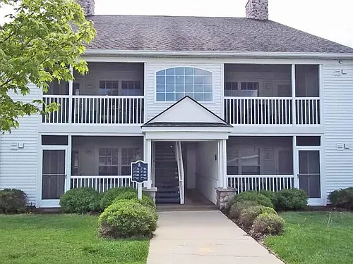 2736 S Knightsbridge Cir Photo 1