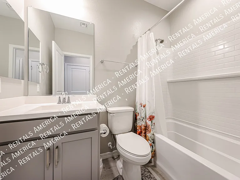 9978 W Piccadilly Rd — Photo 17