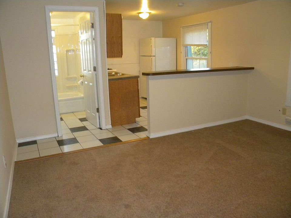 1st image of 904 Zeiss Ave APT D