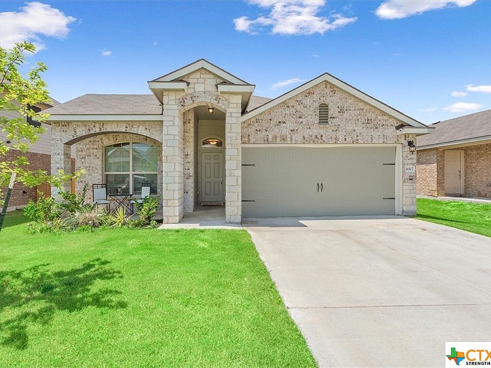 1st image of 8907 Hidden Oaks Dr