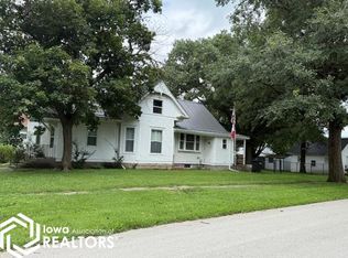 202 N Clark St, Winfield, IA 52659