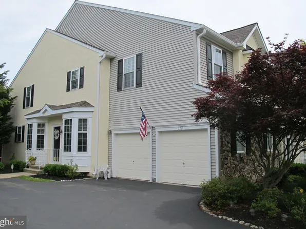 3201 Maplevale Cir, Newtown Square, PA 19073