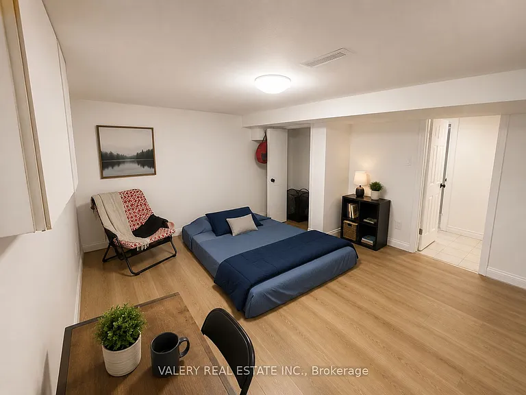 374 Edmonton St E #2 — Photo 5