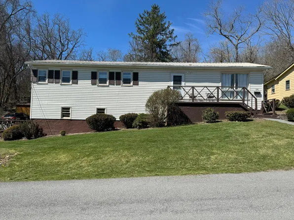 157 Oak St, Lewisburg, WV 24901