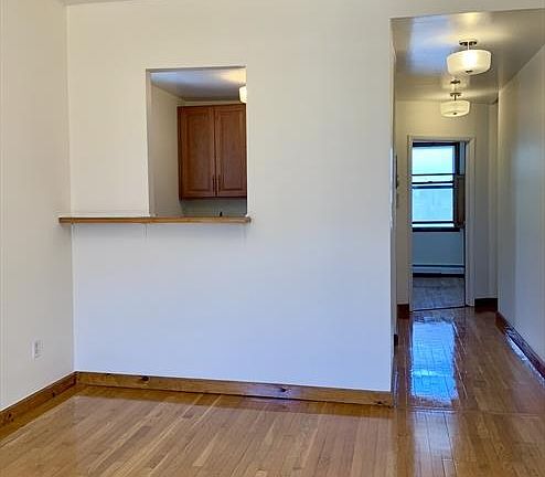 3rd image of 468 Franklin Ave #3