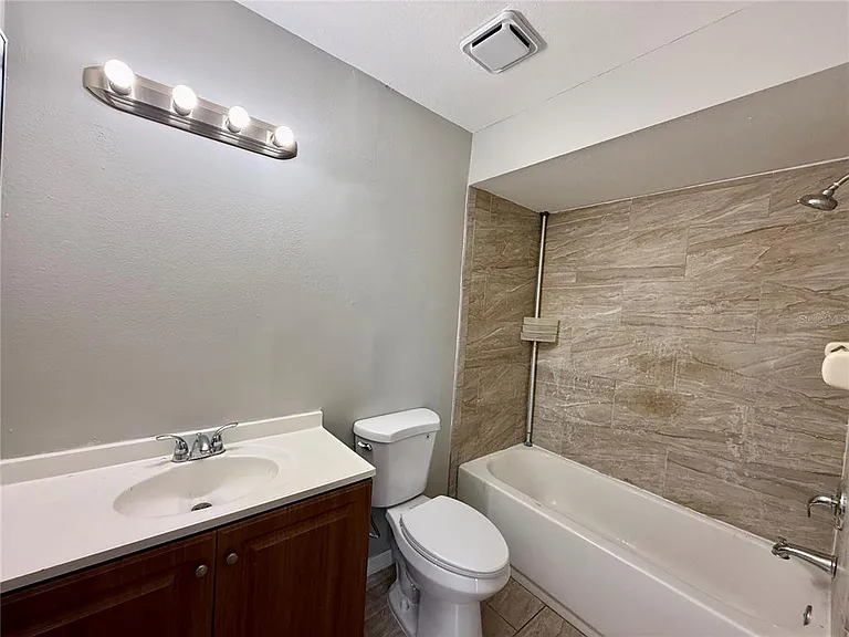 6521 Garden Spring Ct — Photo 12