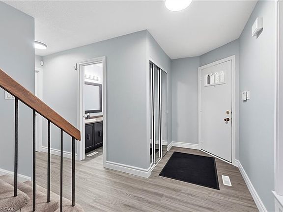 3rd image of 20 Mansfield St