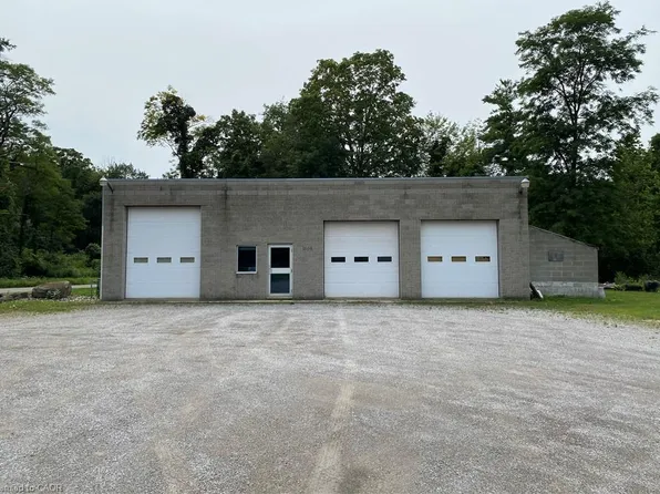 2427 Pinegrove Rd, Norfolk County, ON N4B 2E7