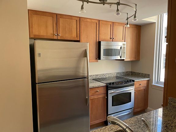 2nd image of 1020 N Highland St Unit 313