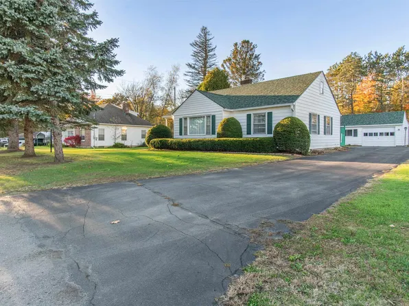 31 Meadow Ln, Gouverneur, NY 13642