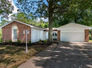 11392 Bristol Rock Rd, Florissant, MO 63033