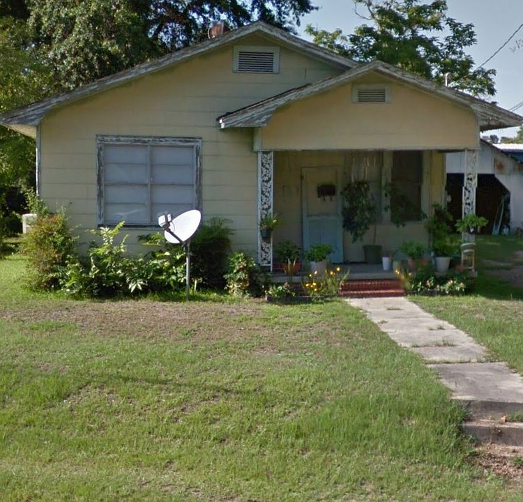 2nd image of 1208 Mount Holly Rd