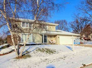 2910 Prairie Rd, Madison, WI 53719