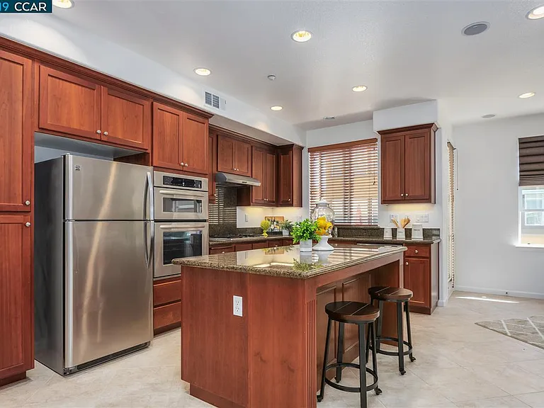 5325 Sherwood Way — Photo 3