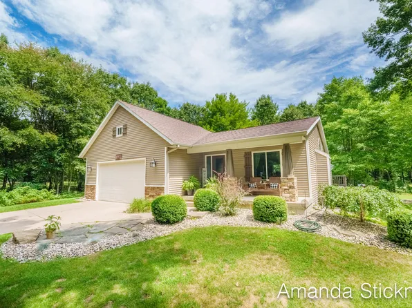 13258 Kendyn Dr NE, Cedar Springs, MI 49319