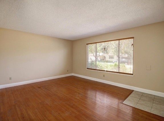 5th image of 3929 Ashgrove Way