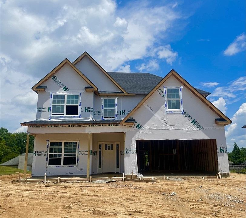 2nd image of 233 Ravenwood Dr