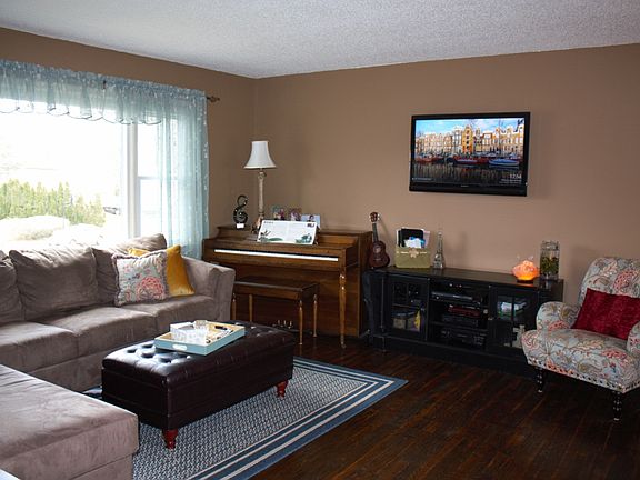 4th image of 944 Alden Dr