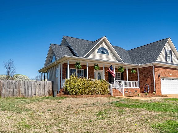 3rd image of 376 Shadow Oak Ct