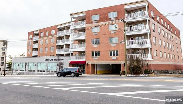 411 E Brinkerhoff Ave #105